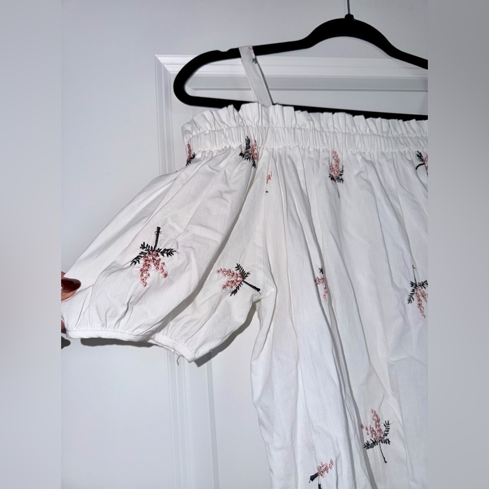 Pink Martini Women’s Floral Off-Shoulder White Top size Small - Picture 3 of 6